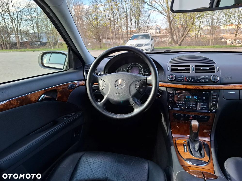 Mercedes-Benz Klasa E - 27