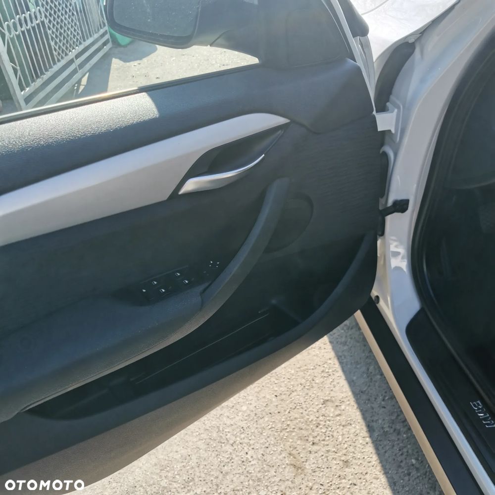 BMW X1 xDrive18d xLine - 9