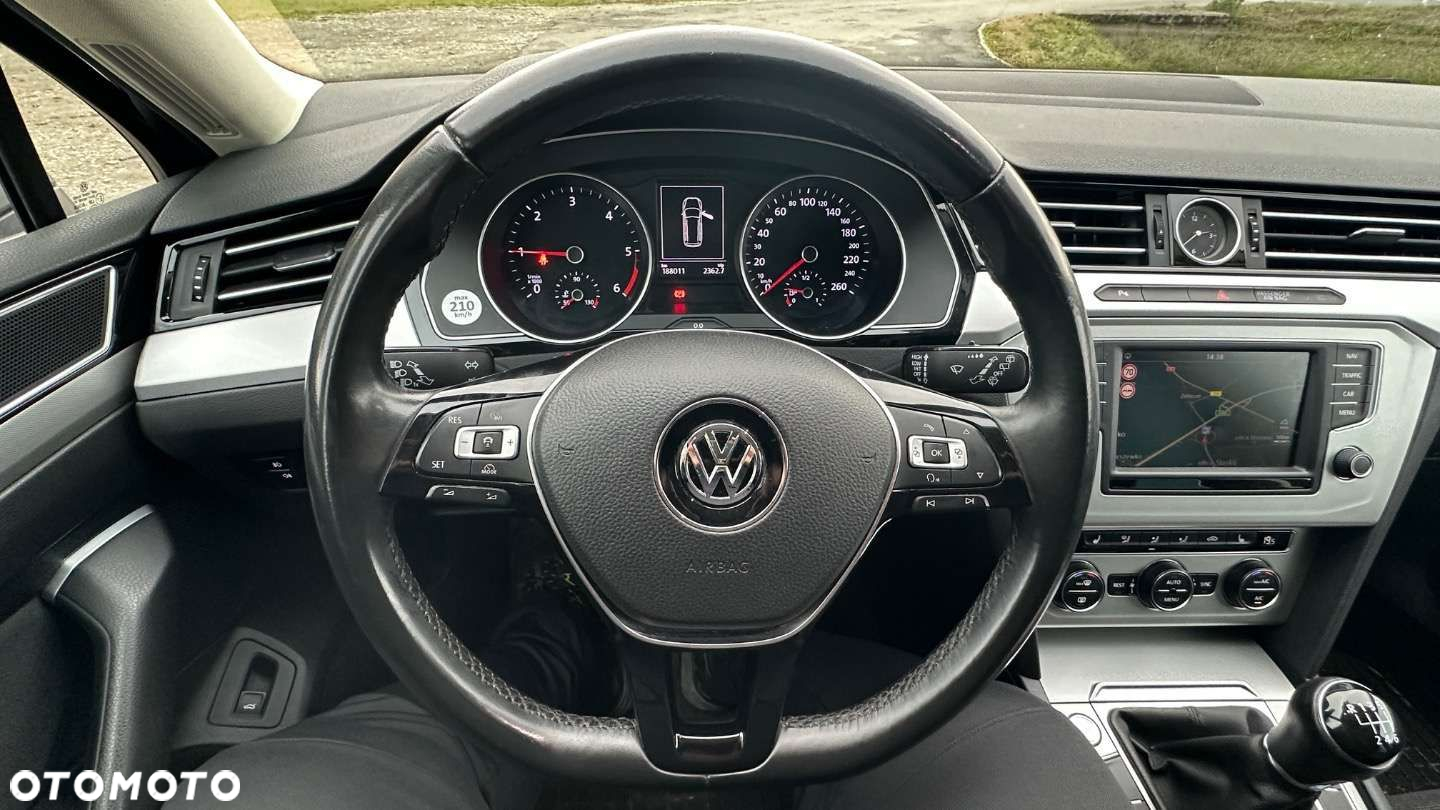 Volkswagen Passat 2.0 TDI SCR Comfortline - 33