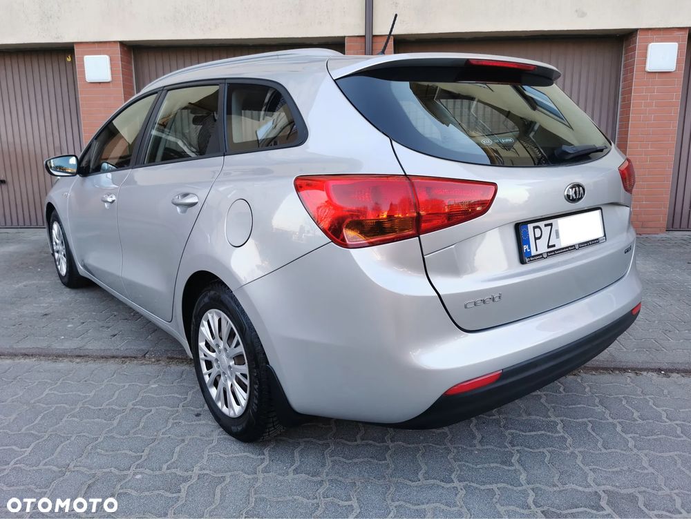Kia Ceed 1.6 CRDi Business Line - 36