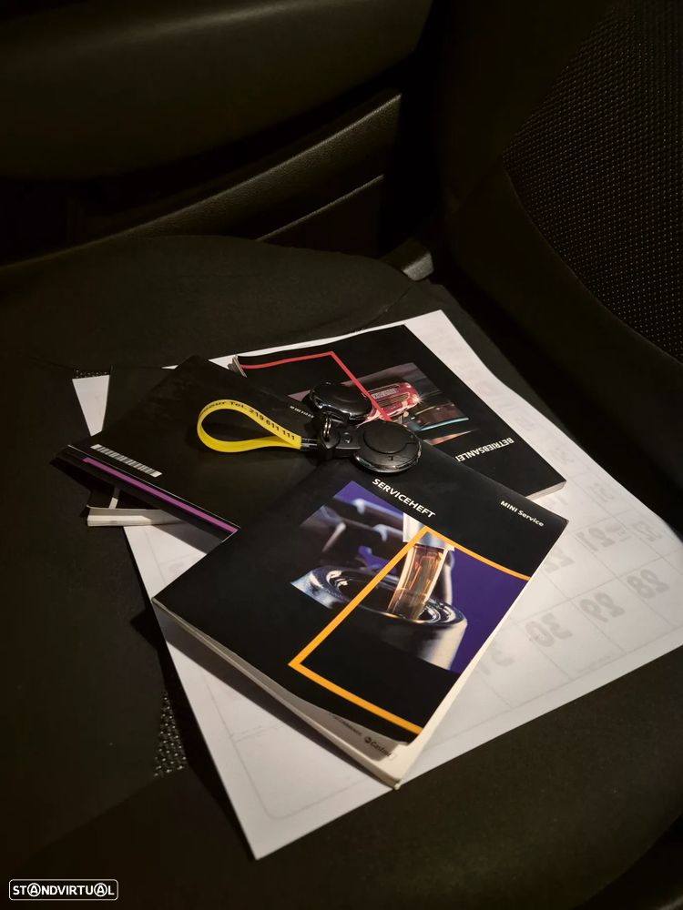 MINI 3 Portas Cooper D - 18