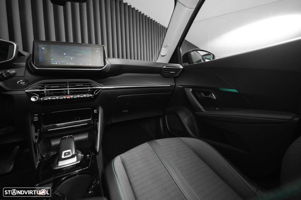 Peugeot 2008 1.5 BlueHDi Allure EAT8 - 13