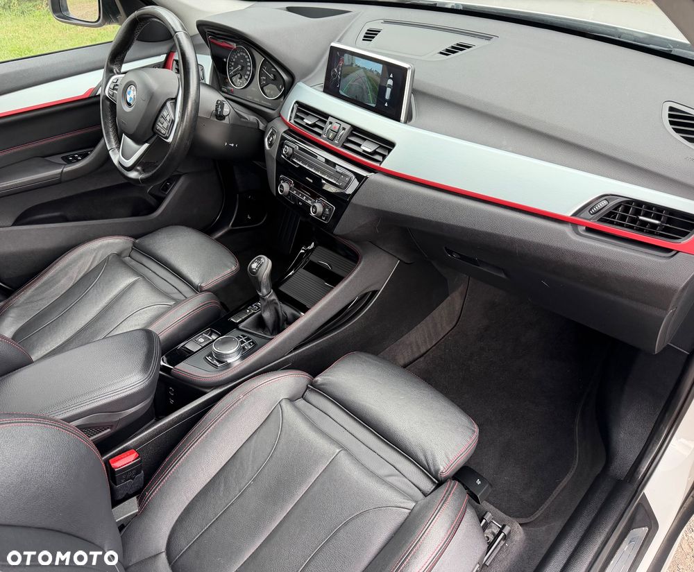 BMW X1 sDrive18d Sport Line - 24