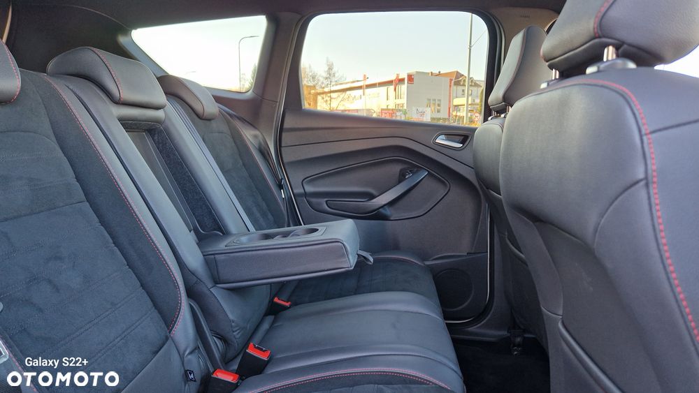 Ford Kuga 1.5 EcoBoost 2x4 ST-Line - 23