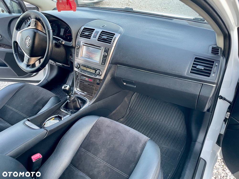 Toyota Avensis 2.0 D-4D Premium - 30