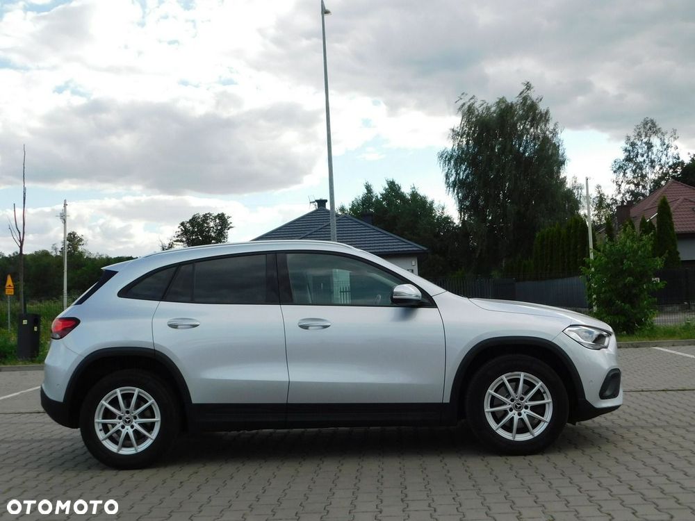 Mercedes-Benz GLA - 4