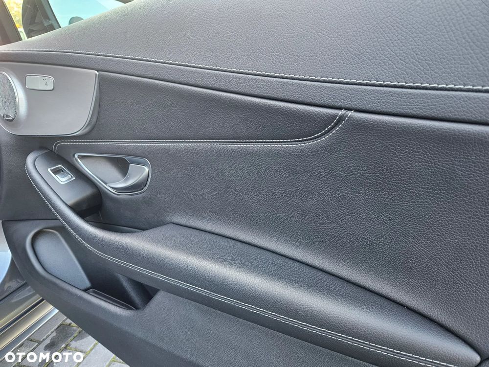 Mercedes-Benz Klasa C 200 4-Matic 9G-TRONIC - 29