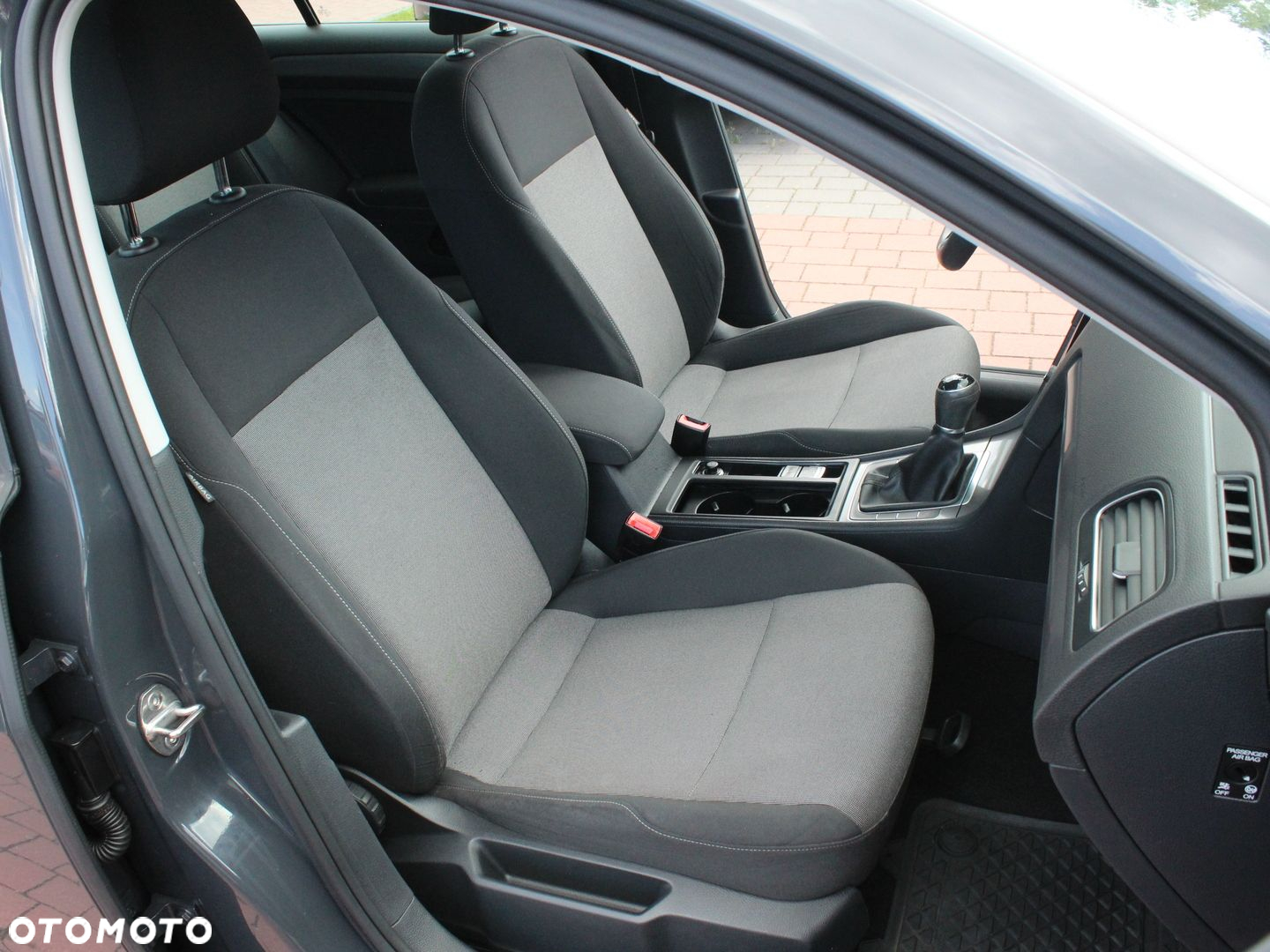 Volkswagen Golf - 10