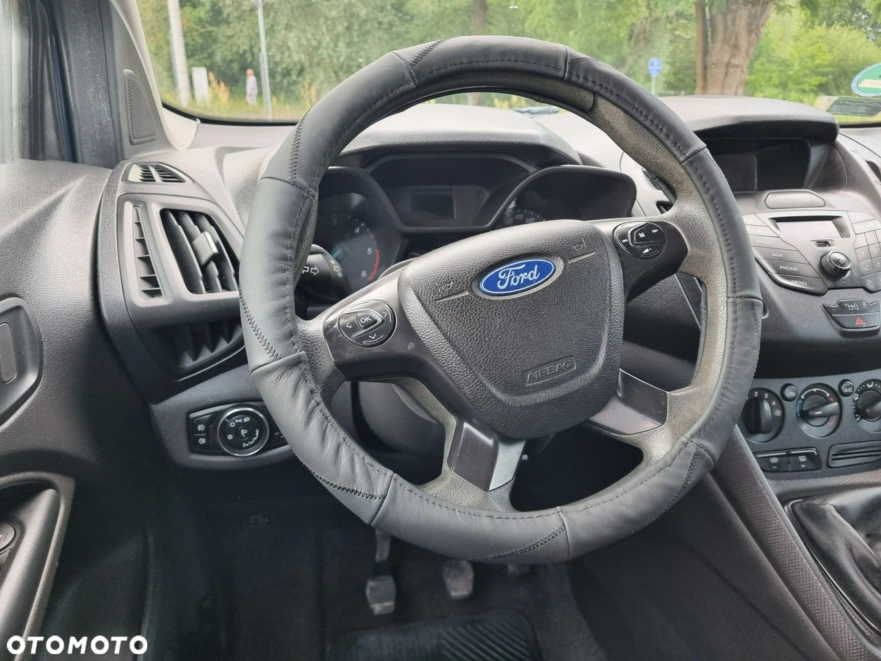 Ford Tourneo Connect Grand - 21