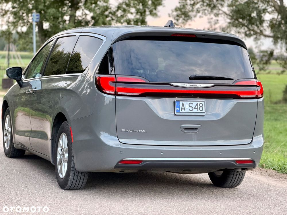 Chrysler Pacifica - 4
