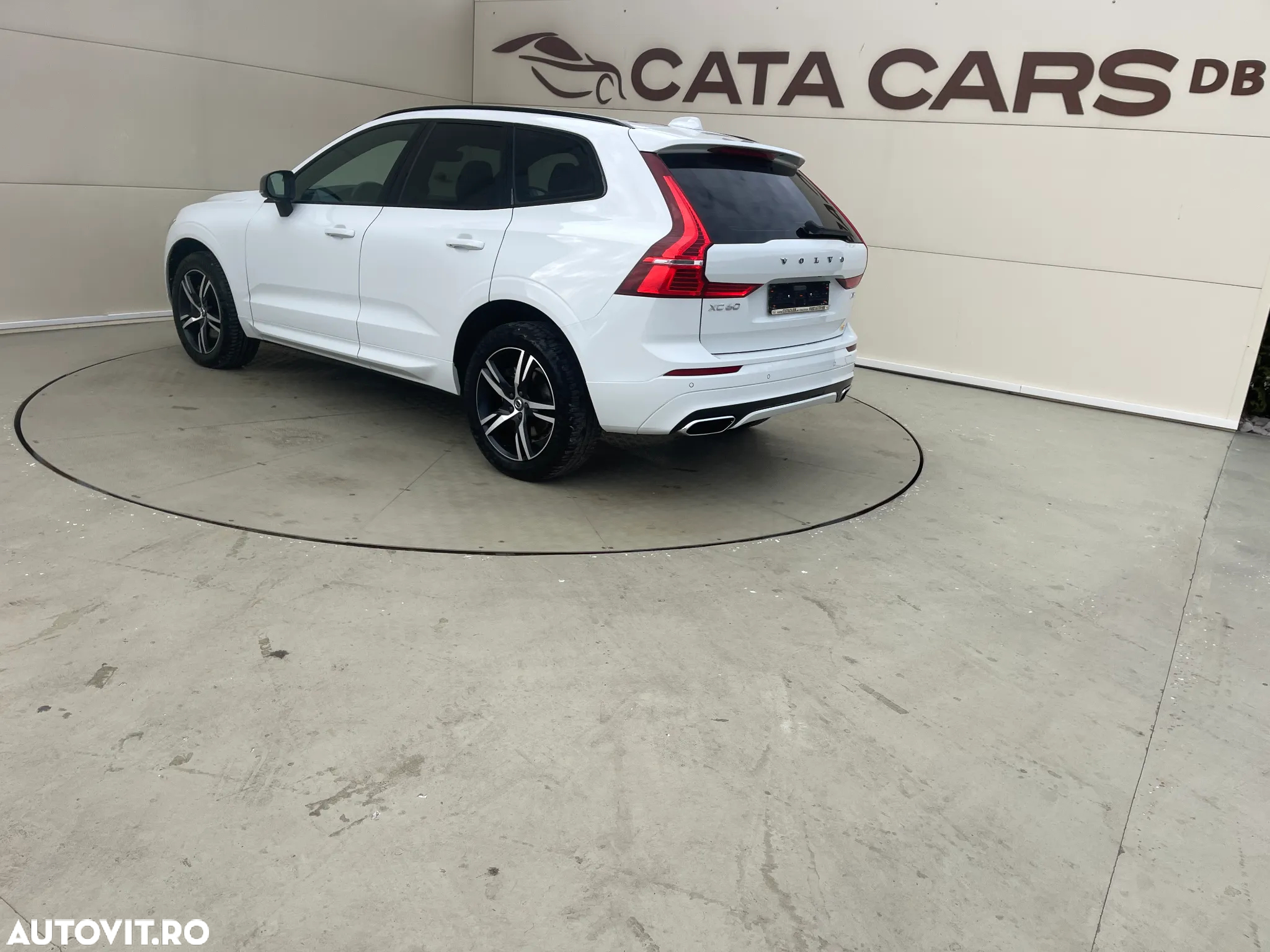 Volvo XC 60 B4 MHEV R-Design - 9