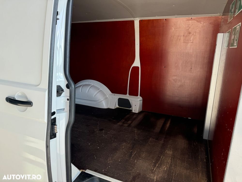Volkswagen Transporter T6.1 - 18