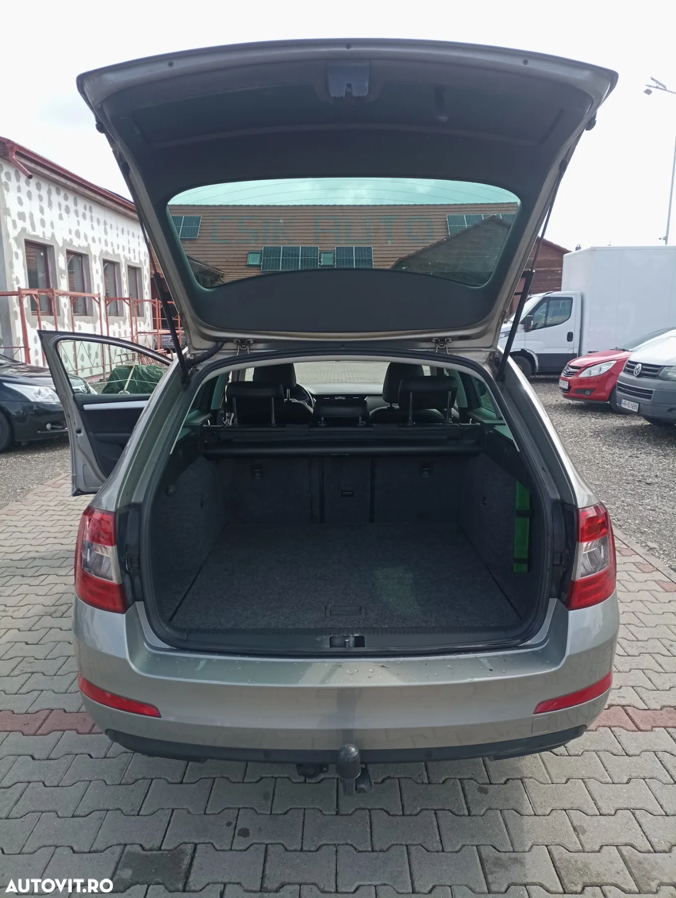 Skoda Octavia Combi Diesel 2.0 TDI 4X4 Ambition - 12