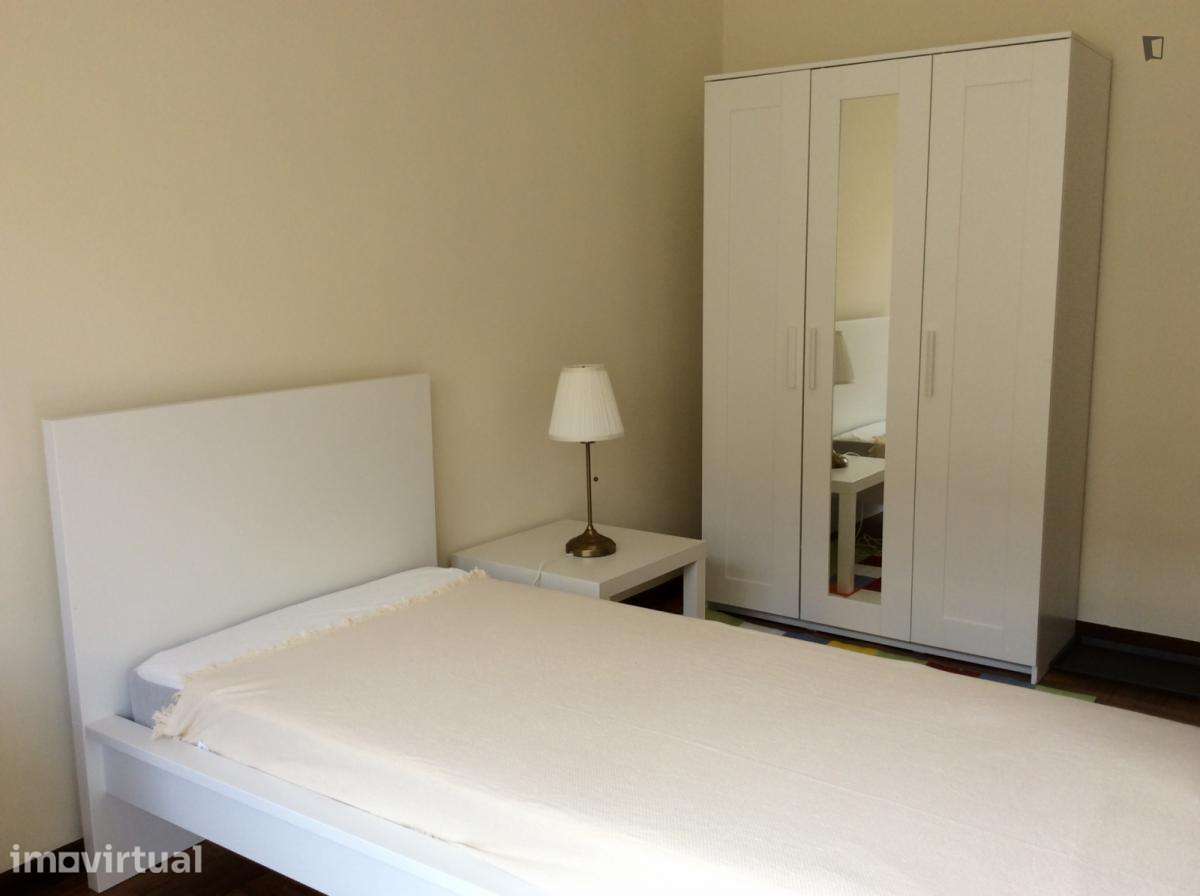 Quarto - localizado em Cedofeita Porto - Grande imagem: 2/12
