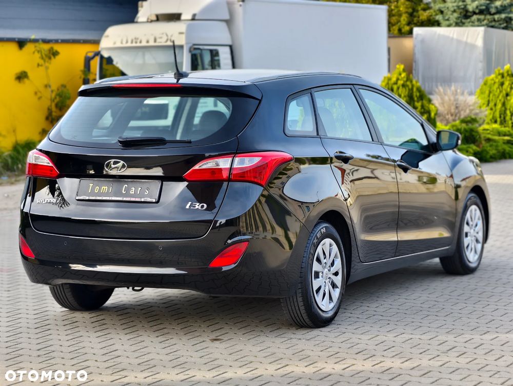 Hyundai i30 Kombi 1.4 Passion Plus - 4