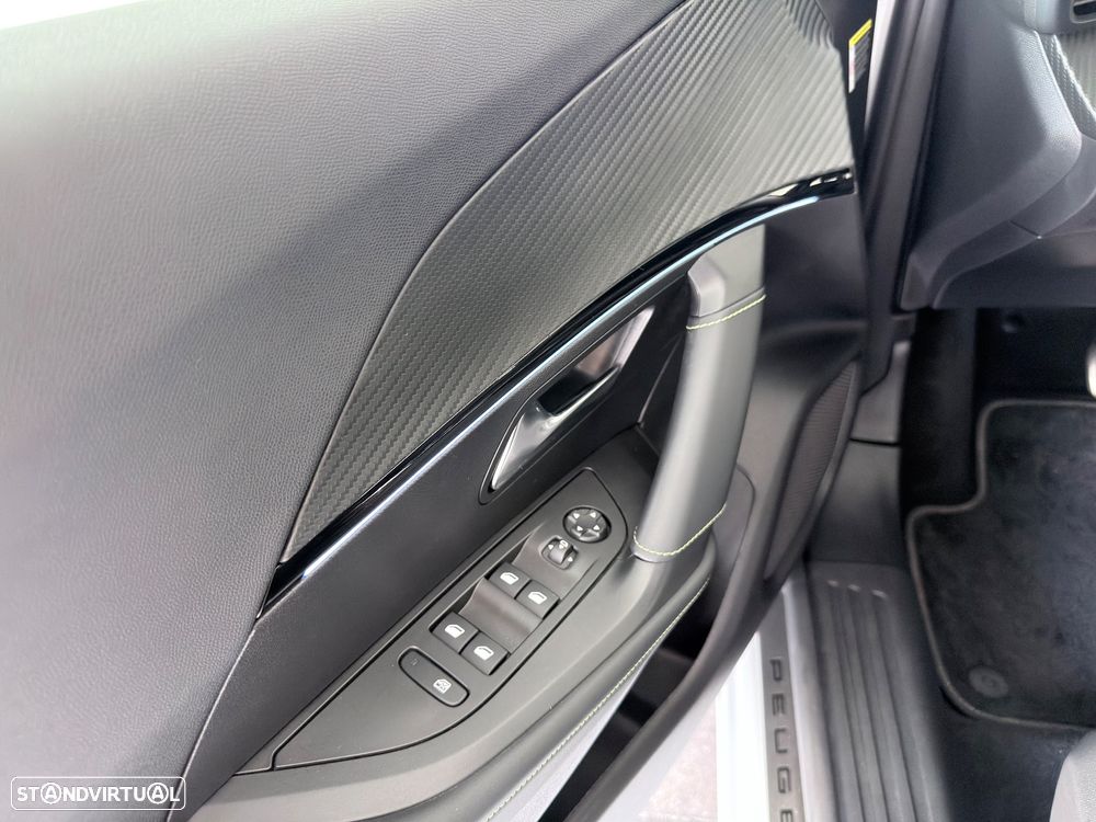 Peugeot e-2008 156 GT Exclusive - 26
