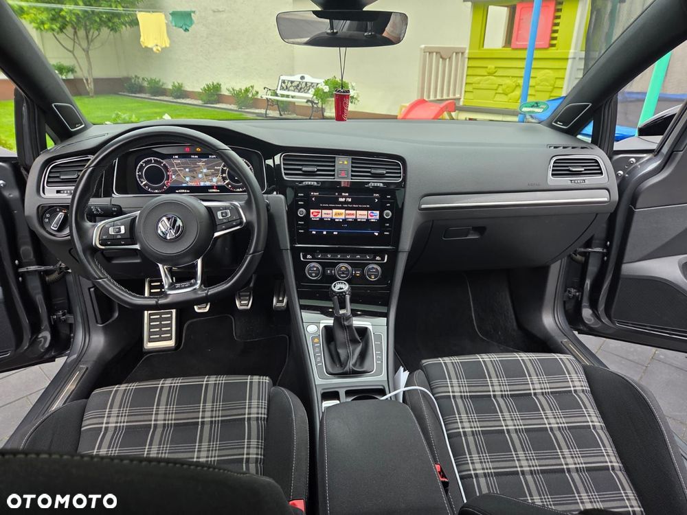 Volkswagen Golf 2.0 TDI BMT GTD - 11