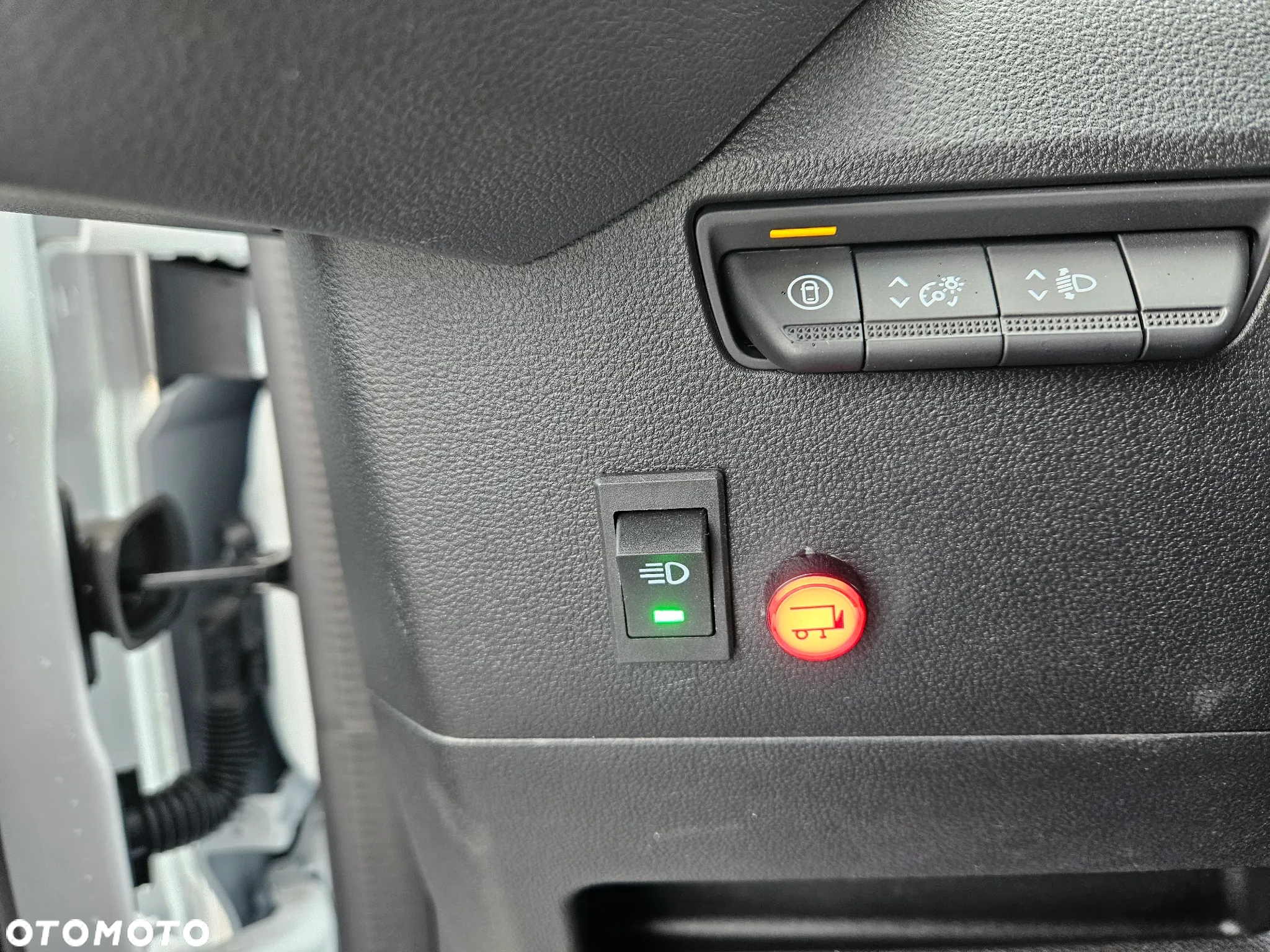 Renault nowy Master kontener 8 EP + winda - 16