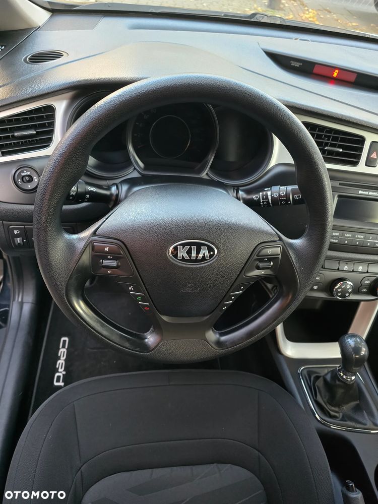 Kia Ceed - 22