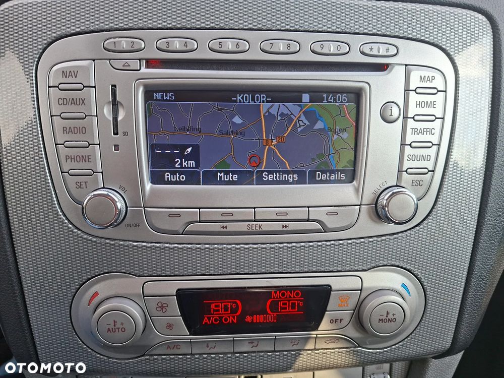 Ford Focus 2.0 16V Titanium - 21