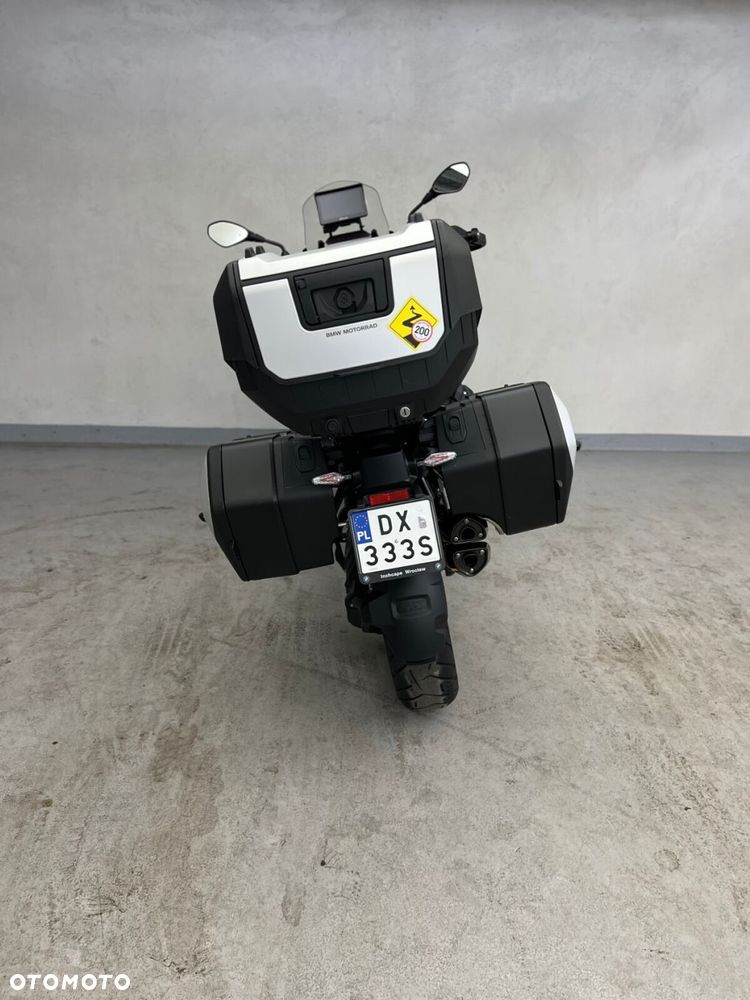 BMW R - 8