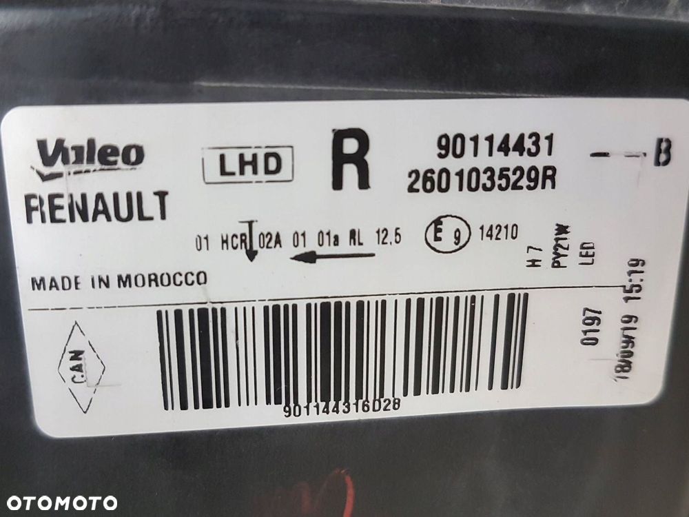 Dacia Sandero II 2019 Przód strona prawa Lampa przednia - 12