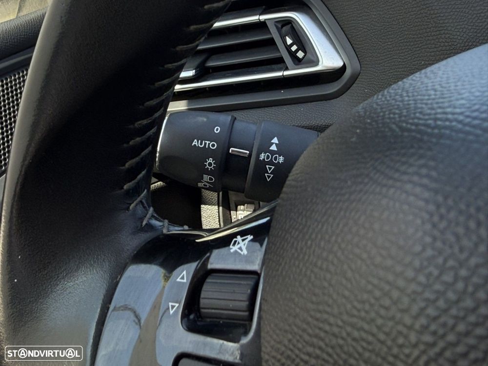 Peugeot 308 SW 1.5 BlueHDi Style - 9