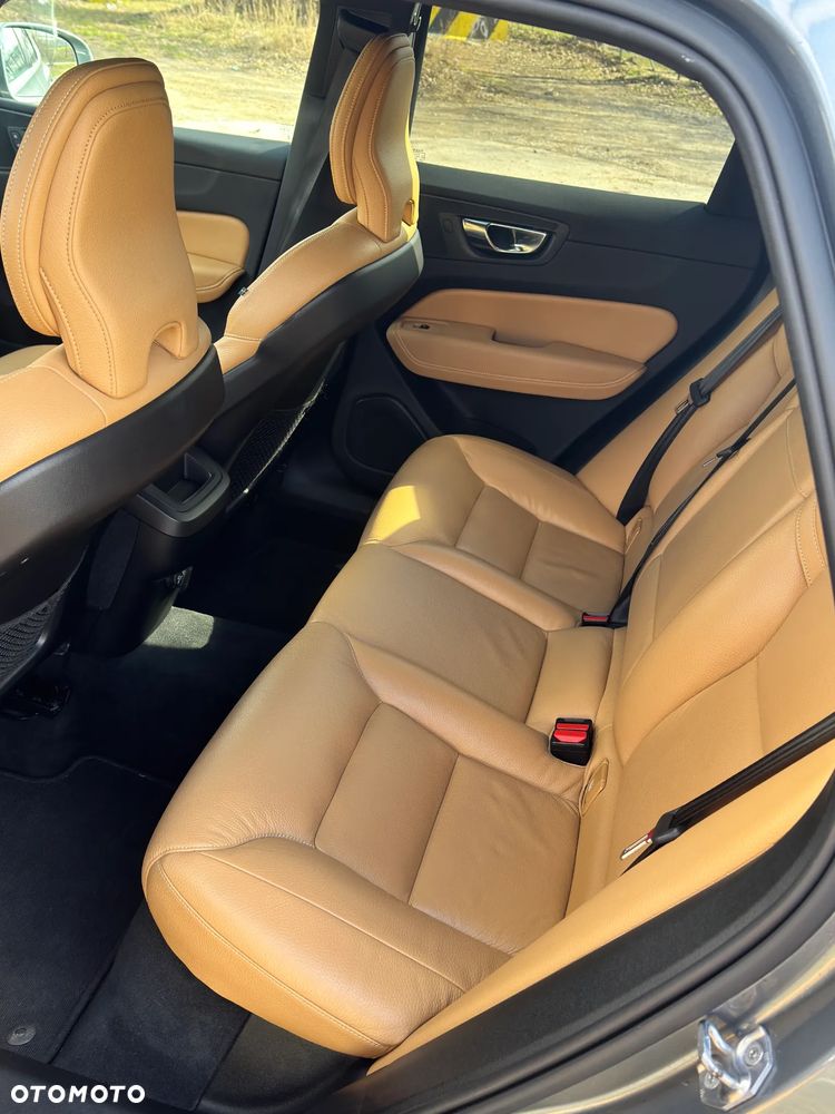 Volvo XC 60 D4 Momentum - 7