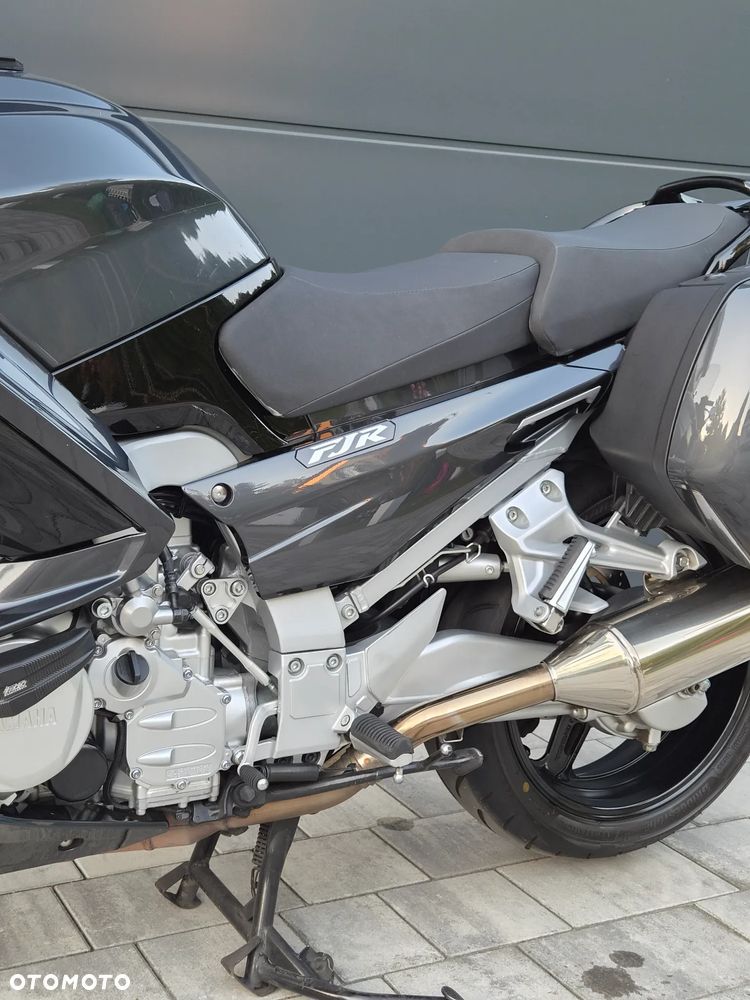 Yamaha FJR - 32