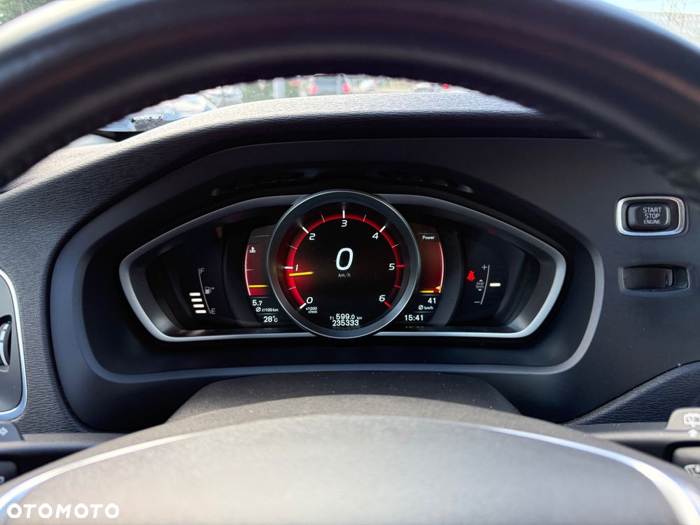 Volvo V40 D4 Drive-E Momentum - 22