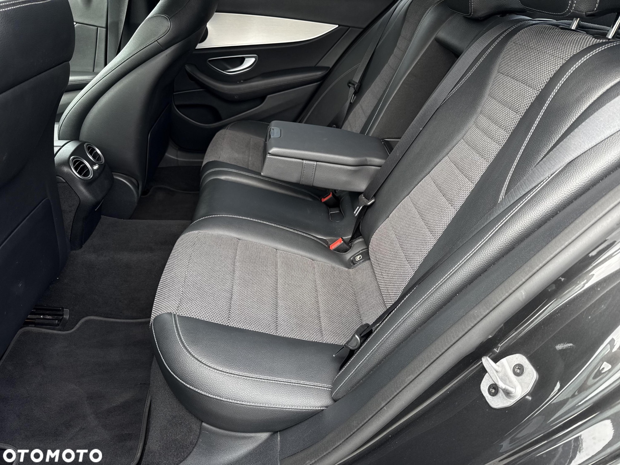Mercedes-Benz Klasa E 220 d AMG/Avantgarde - 14