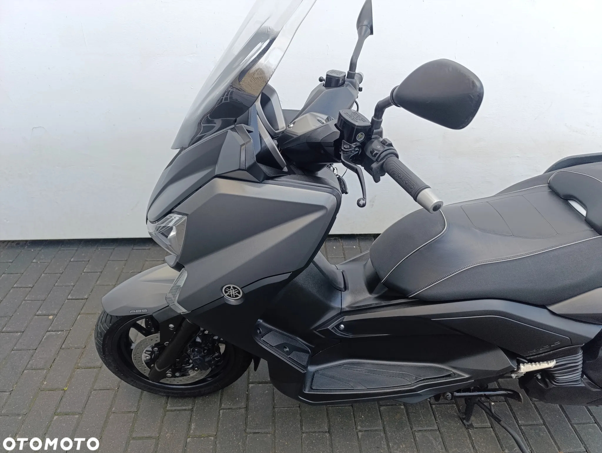 Yamaha X-max - 10