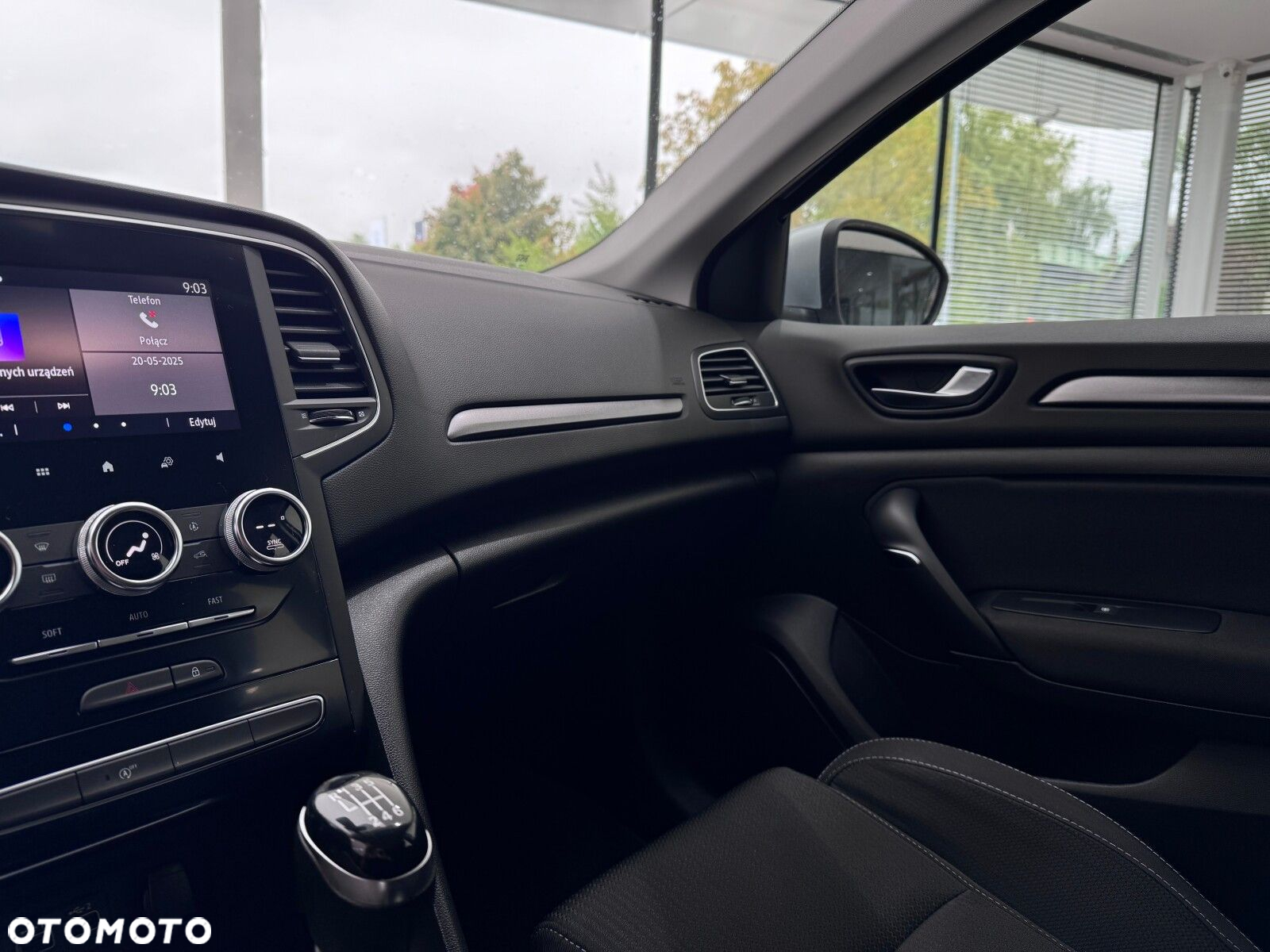 Renault Megane 1.3 TCe FAP Zen - 25