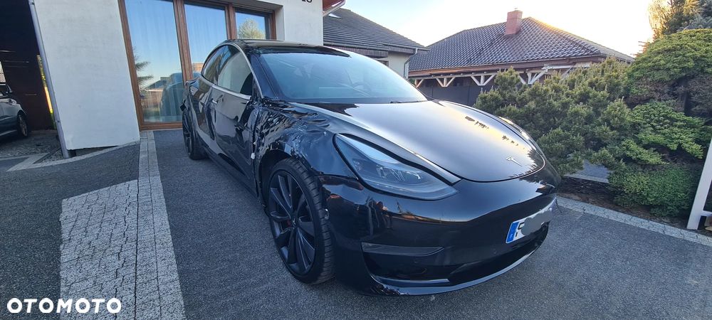 Tesla Model 3 - 3