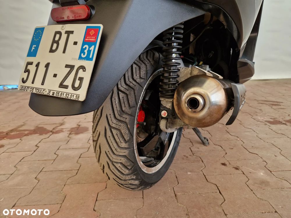 Peugeot Satelis - 24