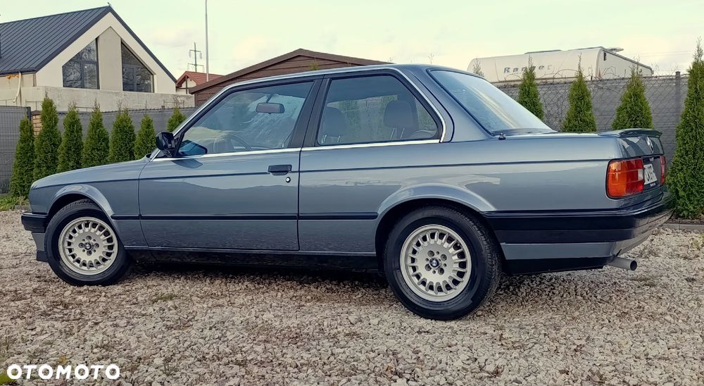 BMW Seria 3 318i - 14