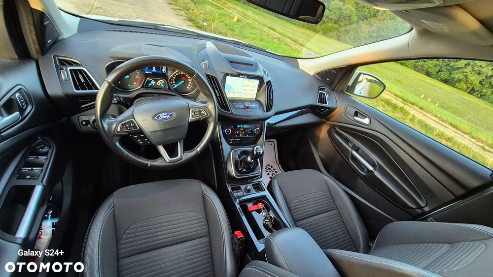 Ford Kuga - 12