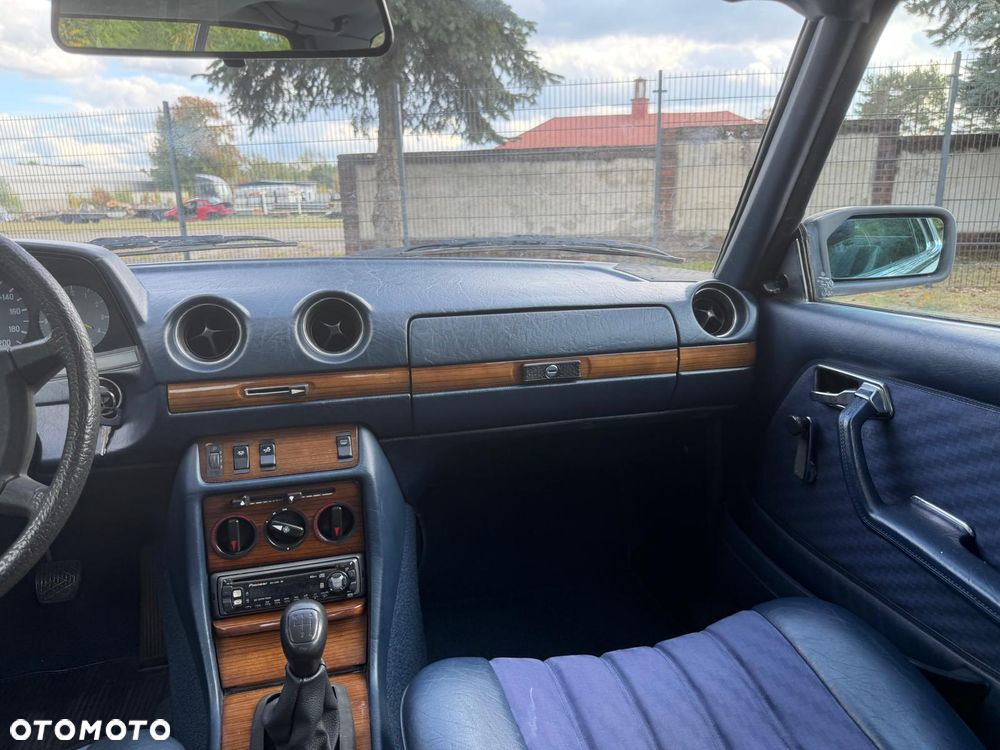 Mercedes-Benz W123 - 28