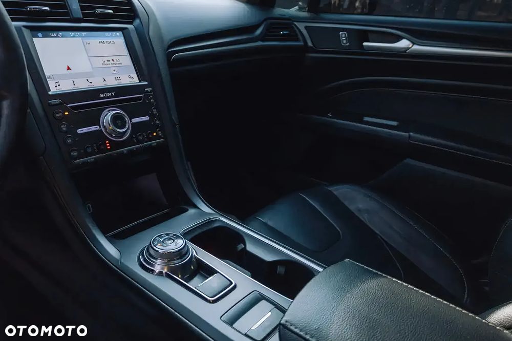 Ford Fusion 2.0 EcoBoost Titanium - 9