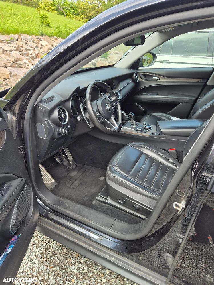 Alfa Romeo Stelvio 2.0 Turbo 16V AT8-Q4 Super - 8