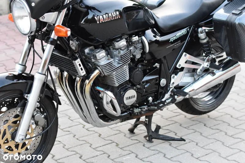 Yamaha XJR - 22