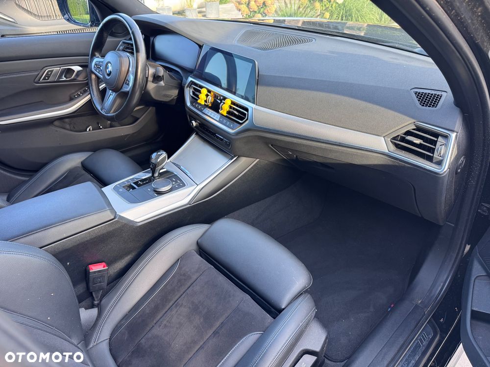 BMW Seria 3 320d xDrive M Sport - 15