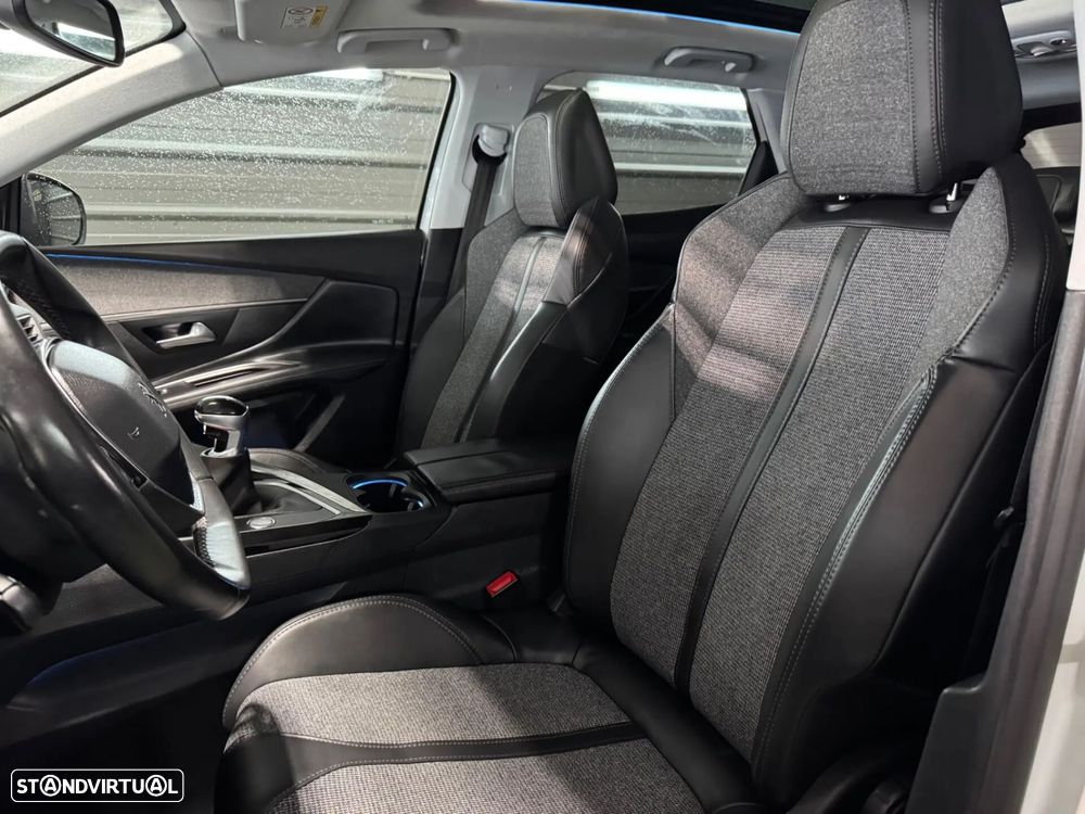 Peugeot 3008 1.2 PureTech Allure Pack - 24