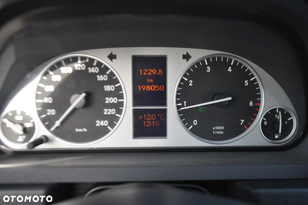 Mercedes-Benz Klasa B 160 BlueEFFICIENCY SPORT EDITION - 17