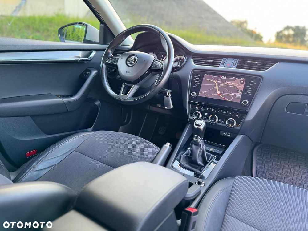 Skoda Octavia 2.0 TDI Premium Edition - 26