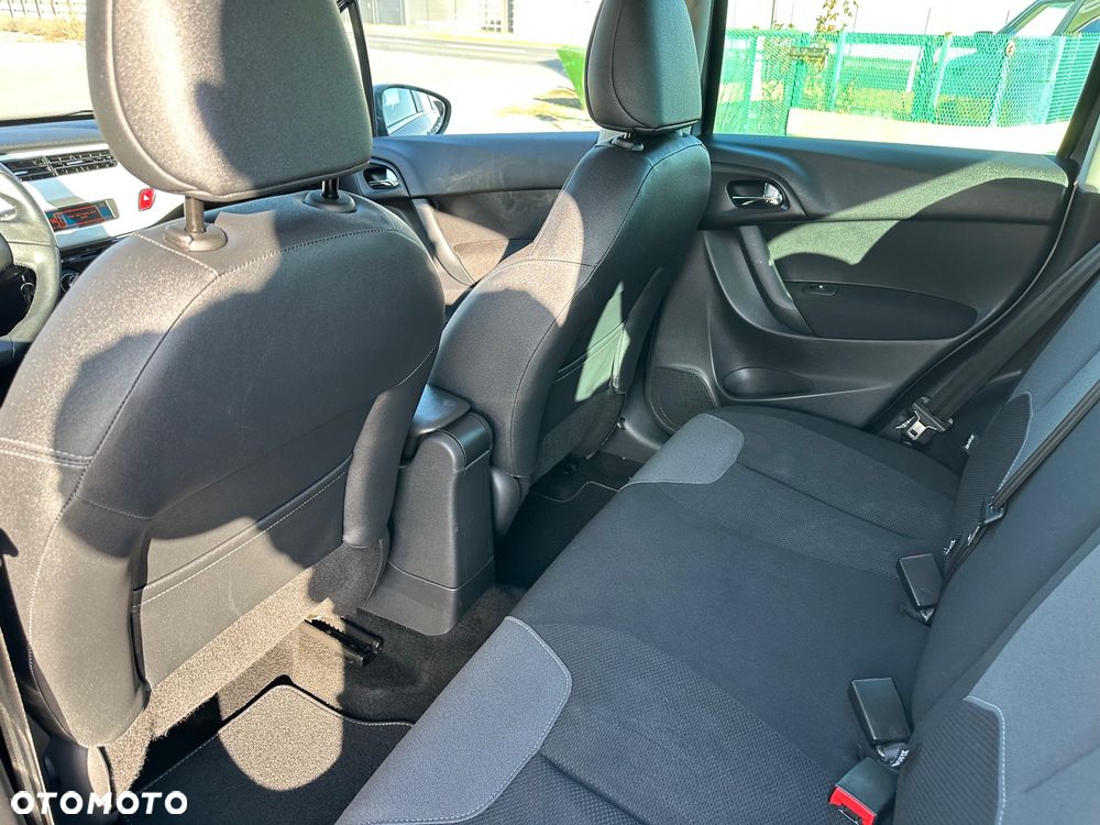 Citroën C3 VTi 95 Exclusive - 28