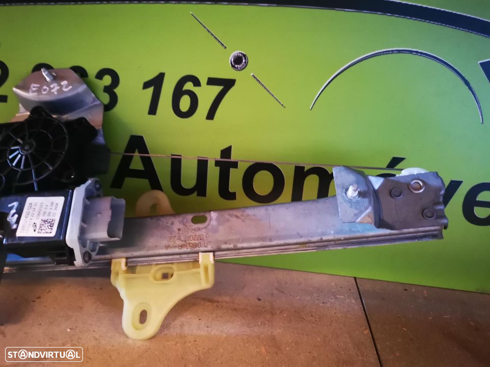 RENAULT CLIO IV / 4 ELEVADOR PORTA FRENTE ESQUERDA - E072 - 4