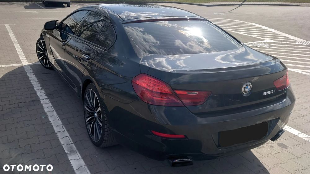 BMW Seria 6 650i - 12