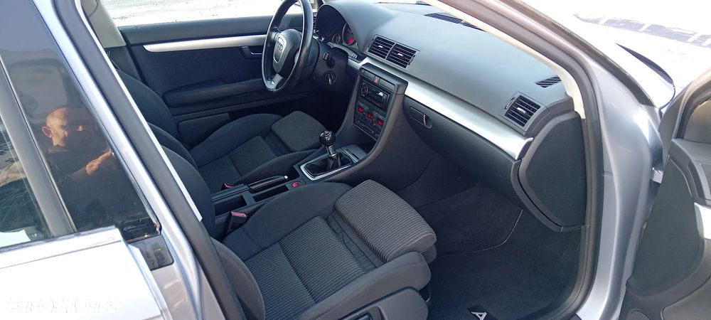 Audi A4 Avant 2.0 TDI - 9