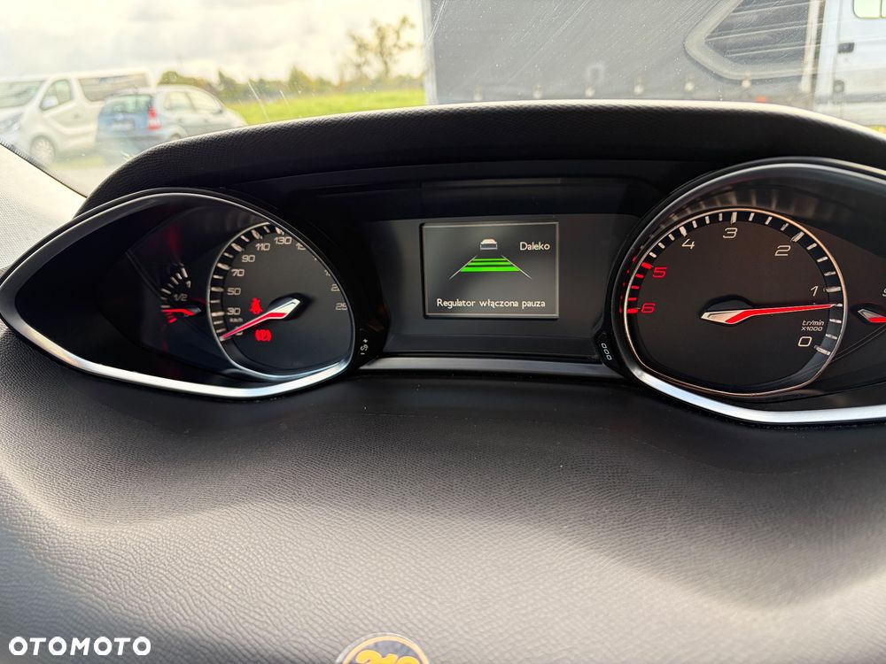 Peugeot 308 BlueHDi 130 EAT8 Black Edition - 29